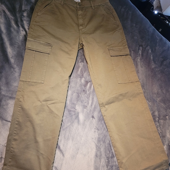 **Bootlegger Loose Cargo Pants**:- - Picture 3 of 7